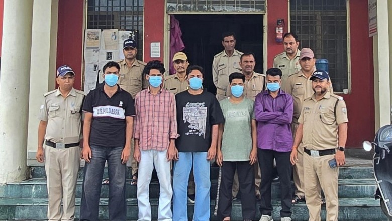 सार्वजनिक स्थान पर उपद्रव करने वाले 05 लोगों को दून पुलिस ने किया गिरफ्तार
