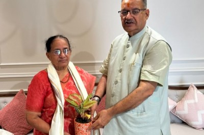 गुरु पूर्णिमा पर कैबिनेट मंत्री गणेश जोशी ने अपनी माता, गुरुजनों एवं संतों का लिया आशीर्वाद