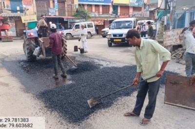 15 अक्टूबर तक गड्ढामुक्त होंगी उत्तराखंड की सड़कें, हर जिले में युद्धस्तर पर काम शुरू